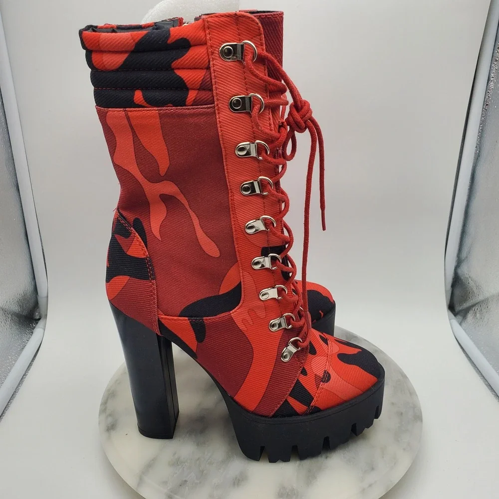 AZALEA WANG Put‎ It Down On Me Chunky Platform Boots Red Camo Lace Up Zipper 8.5